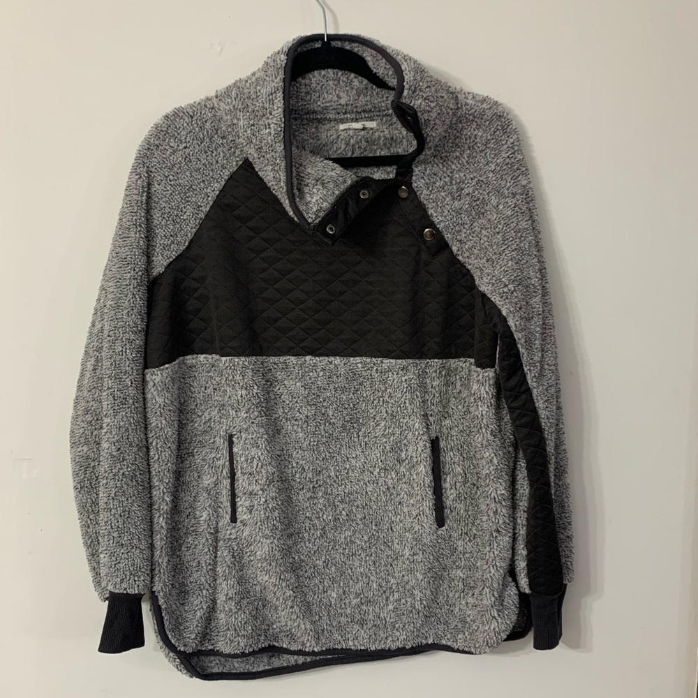 Large Black and Gray Sherpa Half-zip